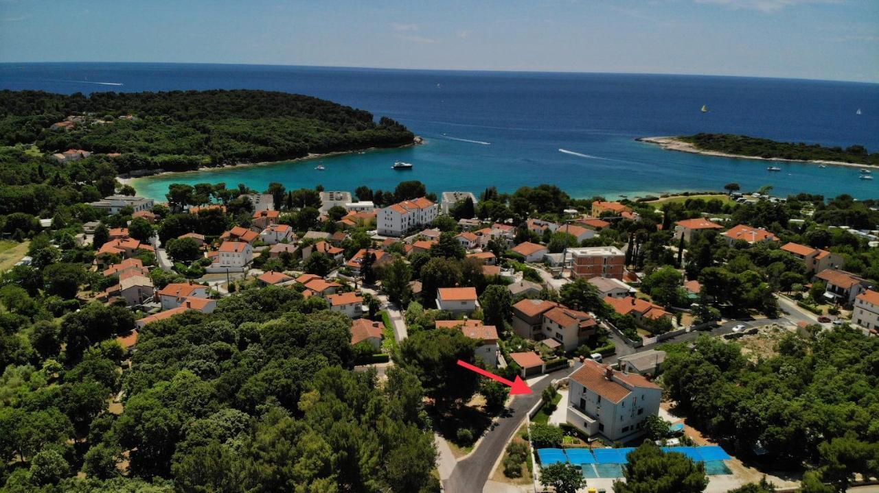 Predivan Novouredeni Apartman U Blizini Mora 班约勒 外观 照片