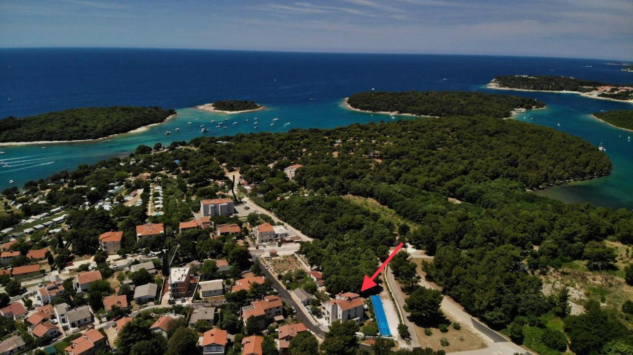 Predivan Novouredeni Apartman U Blizini Mora 班约勒 外观 照片